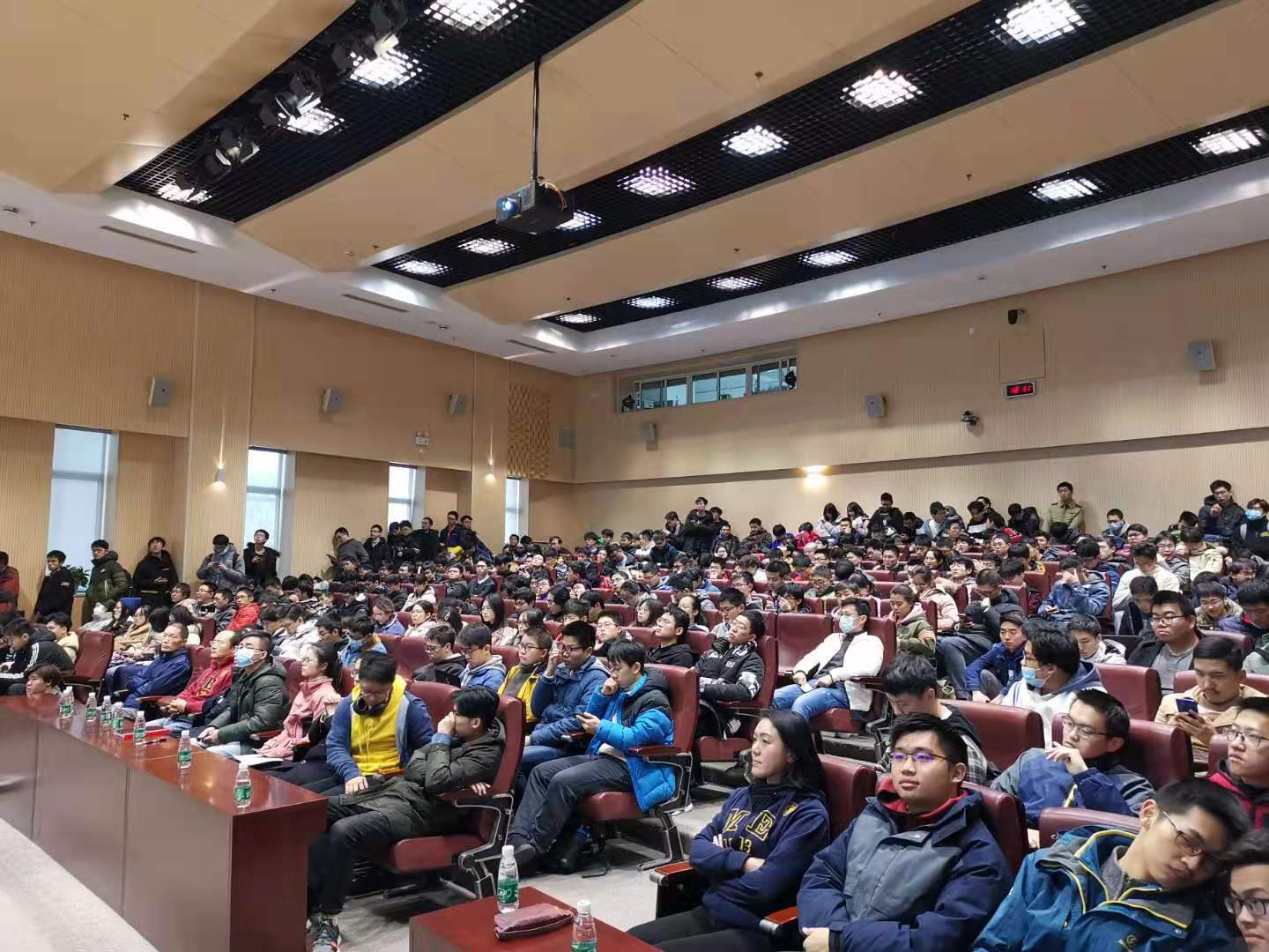 1608254591973614.jpg 学生大会3.jpg