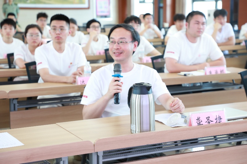 图3 龚圣捷老师现场交流_resized.JPG