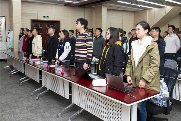 1607614729905600.jpg 图1:全体奏唱国歌.jpg