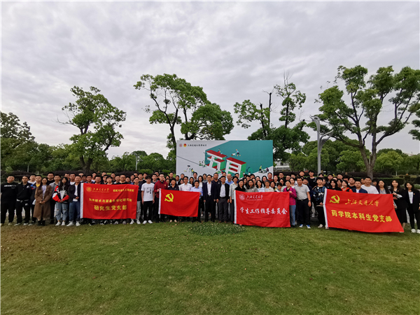 1621839603470995.jpg 图12-除草大合照.jpg