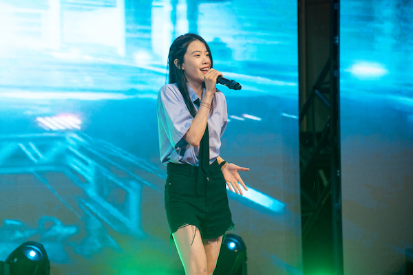 1624866820953406.jpg 图7 Fly Away说唱表演.jpg