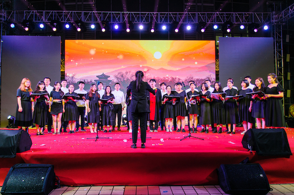 1624866826140201.jpg 图8 师生合唱团表演.jpg