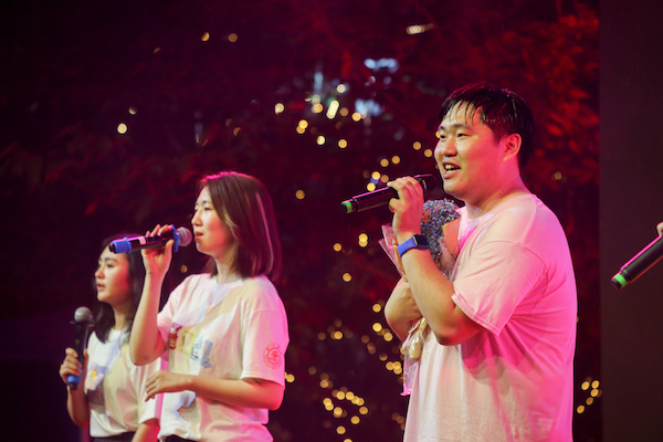 1624866872473811.jpg 图11 十七、你曾是少年歌曲表演.jpg