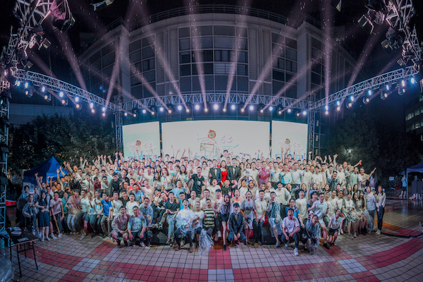 1624866884257903.jpg 图12 合影留念.jpg