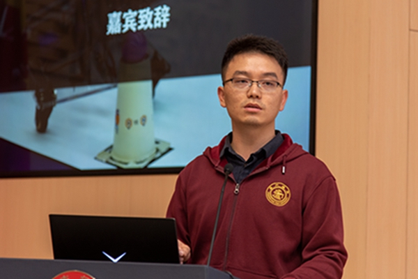 1637295019921939.jpg 图一 团委书记王国锋进行致辞.jpg