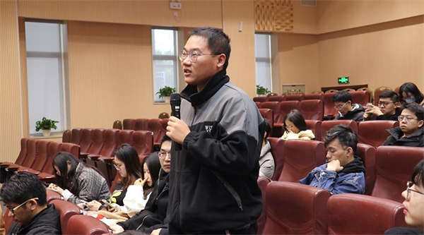 1638003099575199.jpg 图4王铖恺介绍发言.jpg