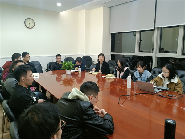 1638324087492294.jpg 图3 支部党员李芹同学发表感想.jpg