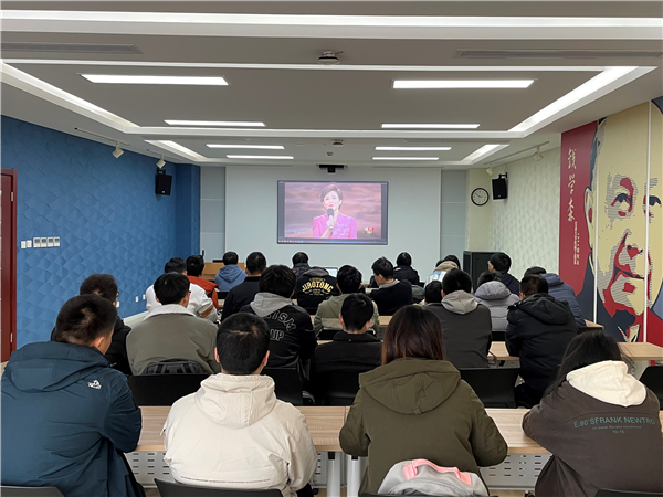 1640348235756484.jpg 03-观看《榜样6》.jpg