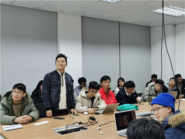 1640673237240883.jpg 图5-支部成员马坤峰进行民主评议.jpg