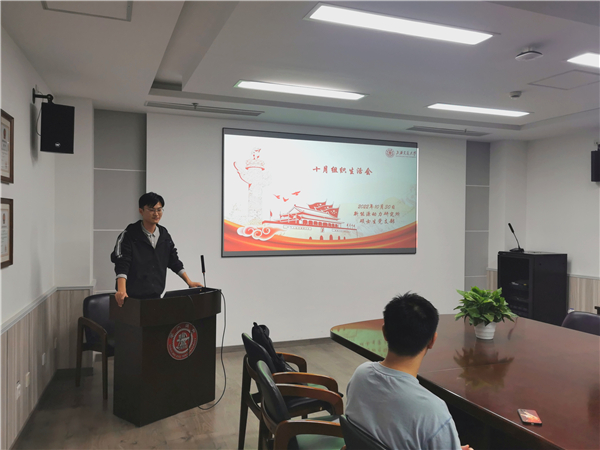 1667293555116107.jpg 01-房明明.jpg