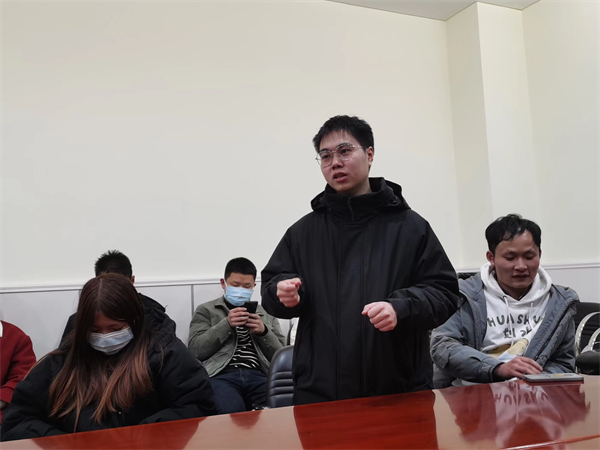 1677834784109541.jpg 图5 苗雨润同志汇报学习情况.jpg