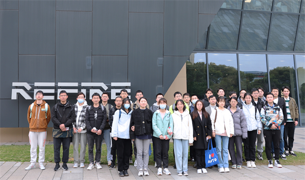 1680008485832686.jpg 图13+上午参观结束合影.jpg