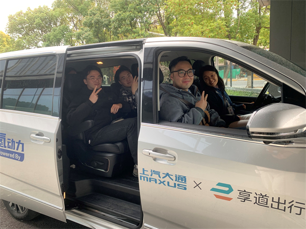 1680008505822112.jpg 图15+试乘燃料电池汽车.jpg