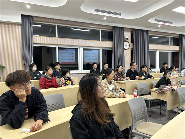 1682570932474214.jpg 图4同志们认真学习.jpg