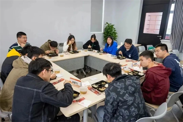 1700565909559019.jpg 朋辈午餐会.jpg