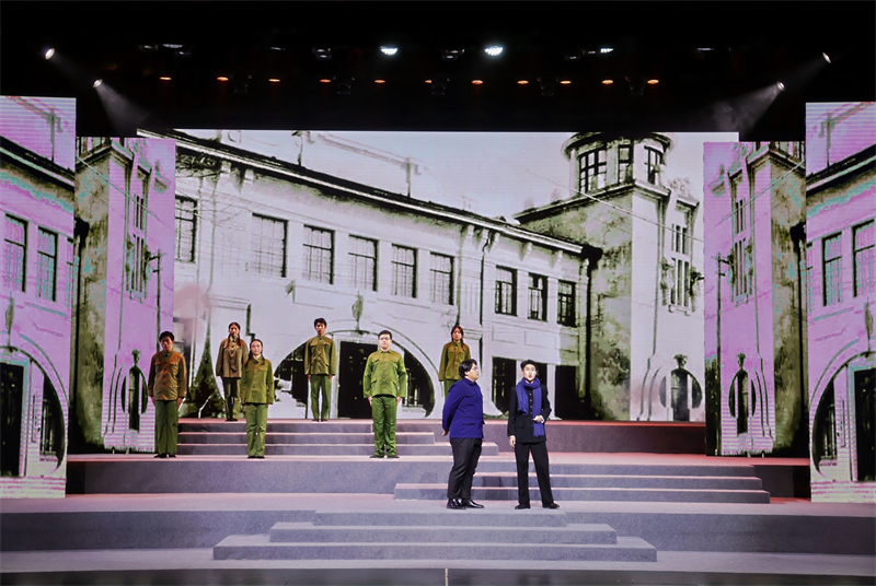 图1 第一幕钱学森会见陈赓将军.jpg